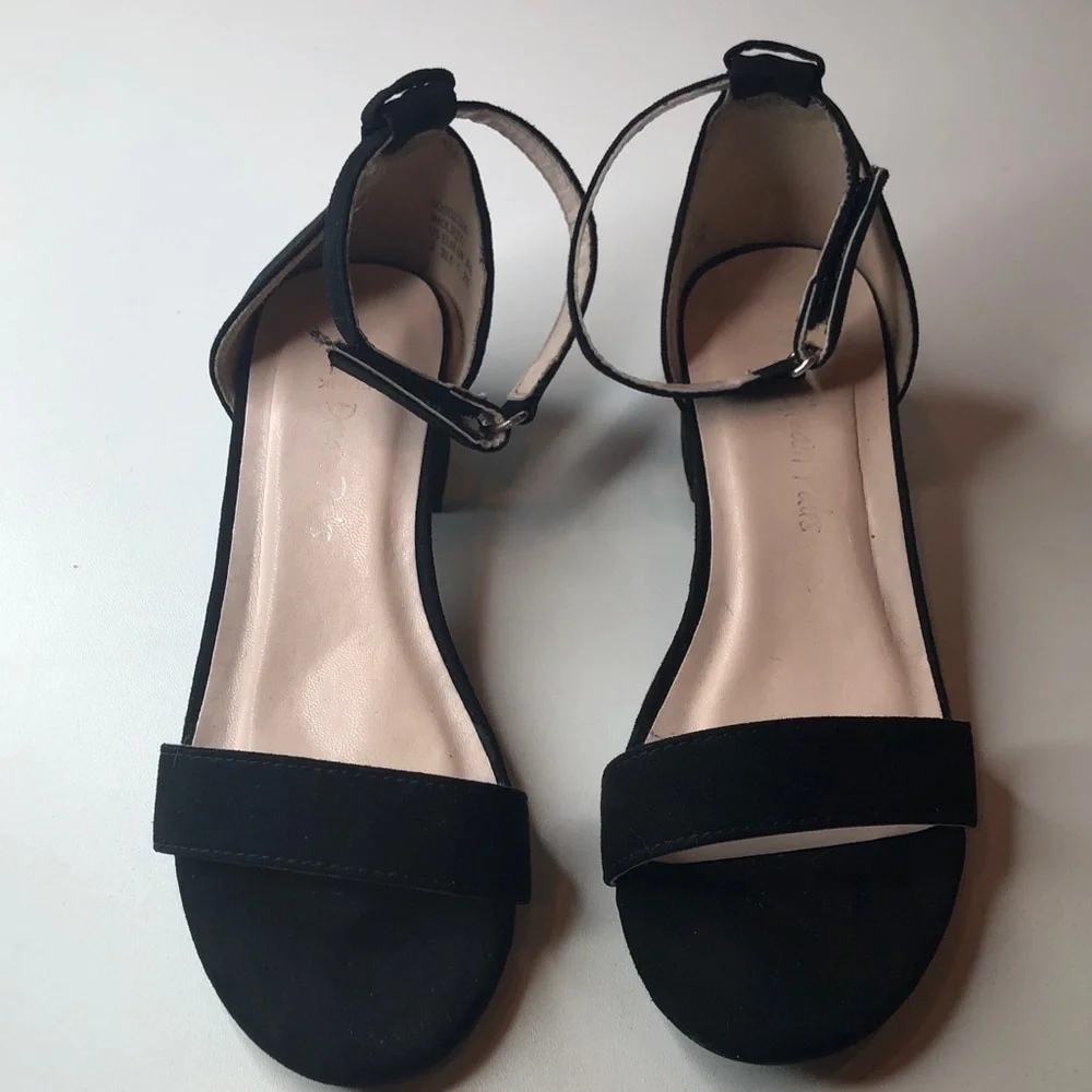 Little Girls Dream Pairs Black Suede Dress Up Sandals Ankle Strap EUC size 2